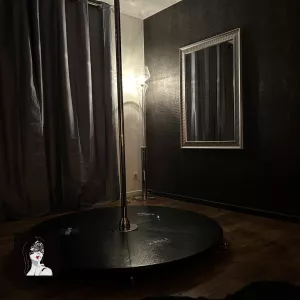 Venez essayer la pole dance ! - Escapade Coquine